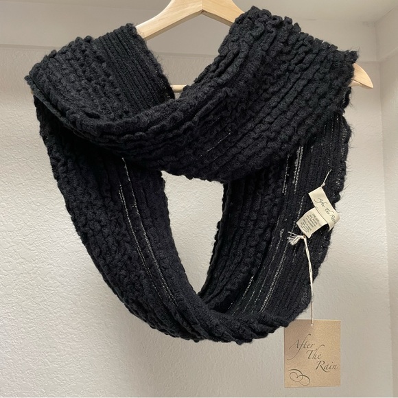 After the Rain • All-over Mini Ruffle Stretchy Neck Hug Infinity Scarf - Picture 2 of 4